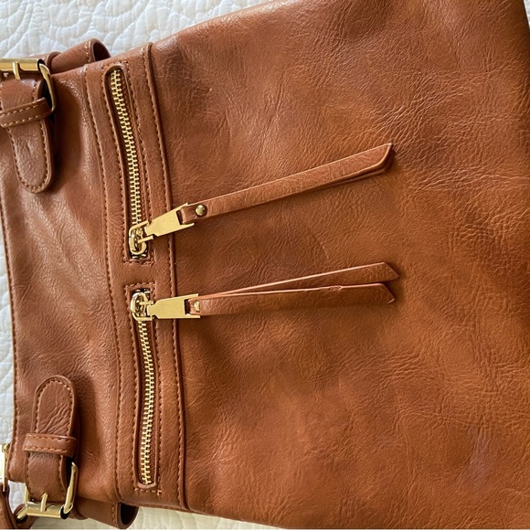 Miztique Crossbody Large Bag Saddle Brown Color. Vegan Leather Striped Interior - Picture 5 of 15